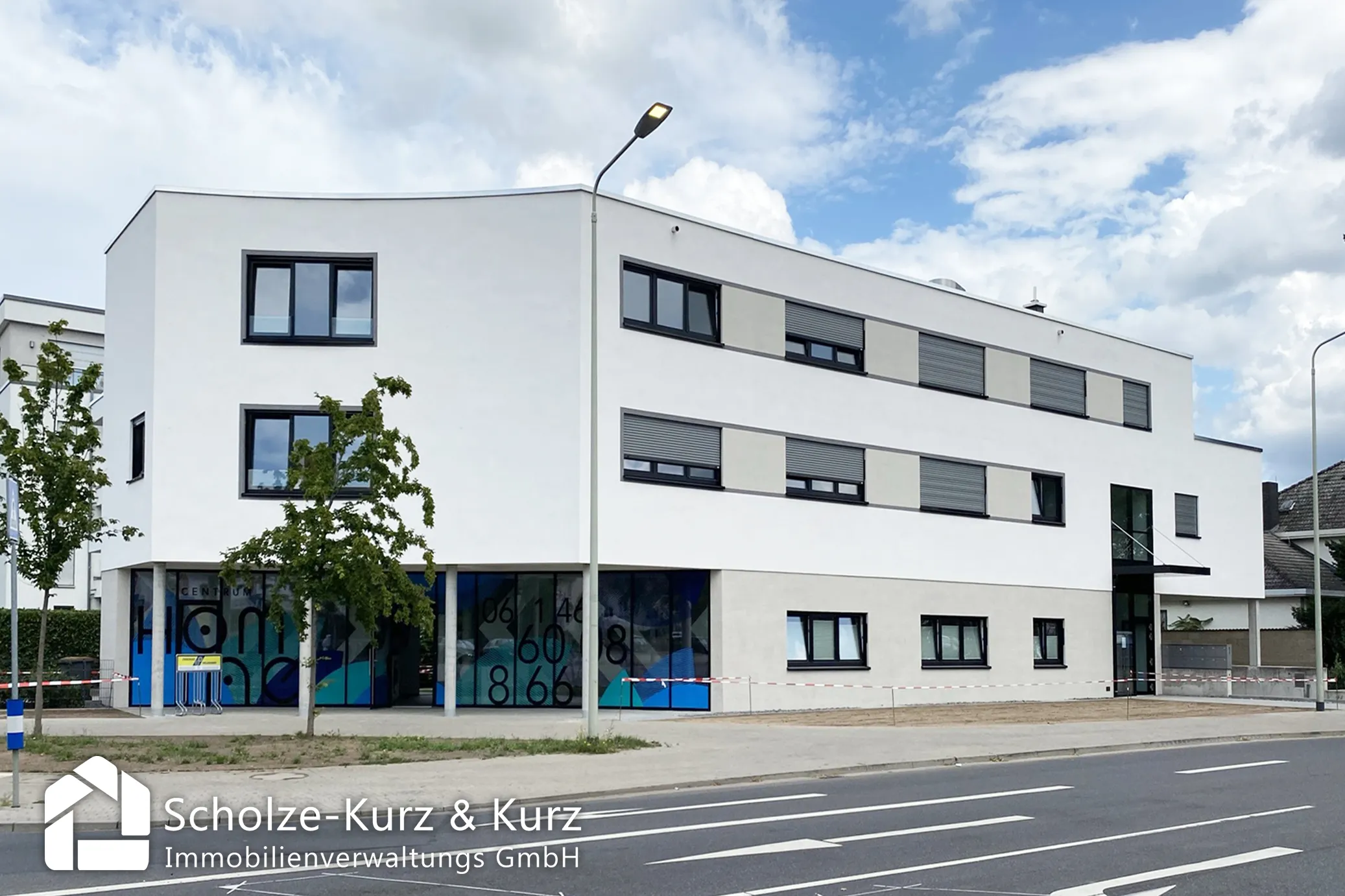 Büro & Gewerbe — z. B. LeCentre, Hochheim