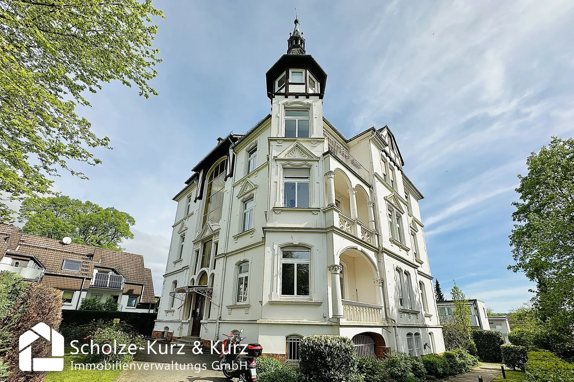 Mehrfamilienhäuser — z. B. Biebricher Allee, Wiesbaden